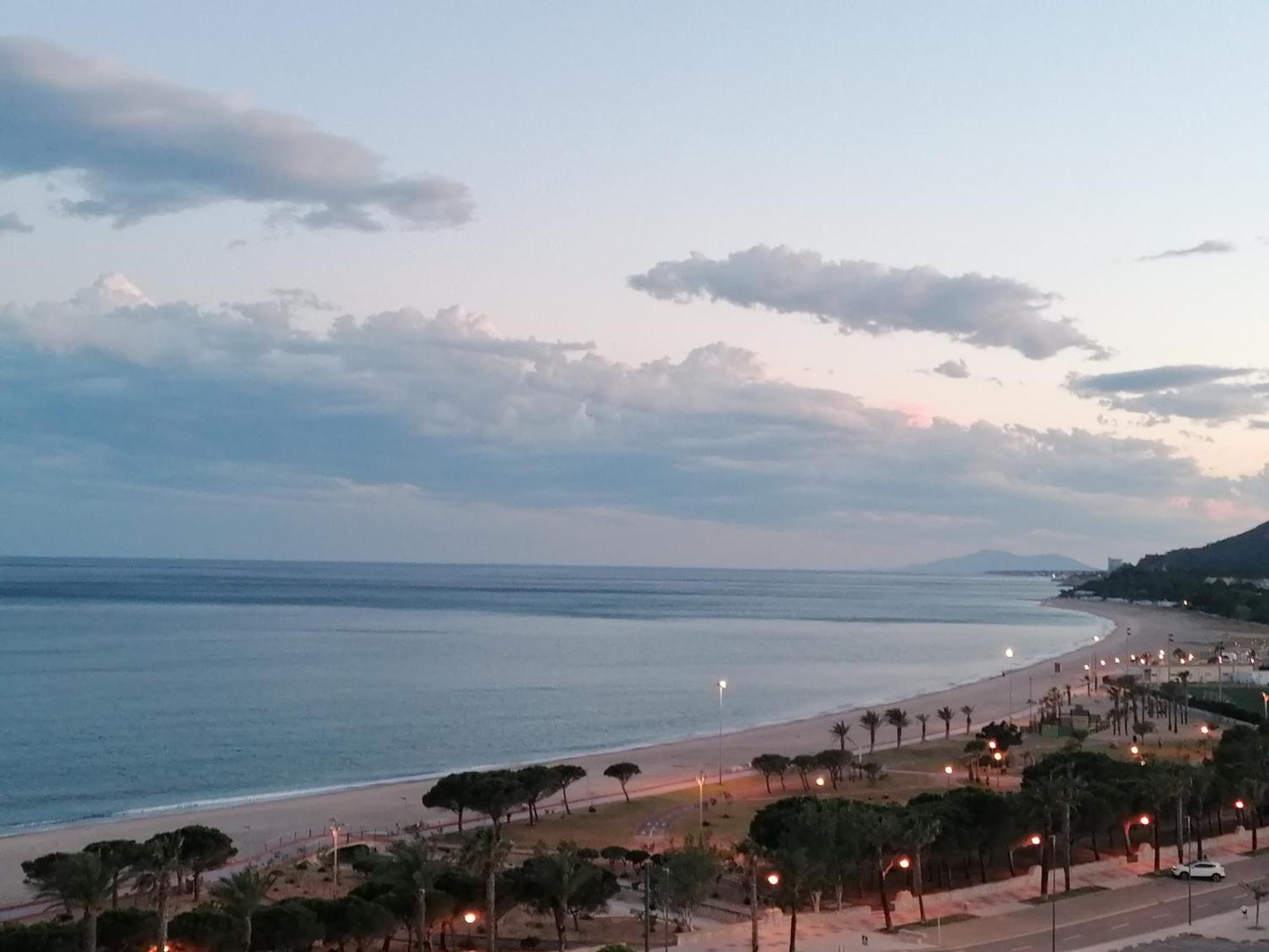 Apartamento Con Terraza, Vistas Playa Y Montana Оспиталет-дель-Инфанте Экстерьер фото