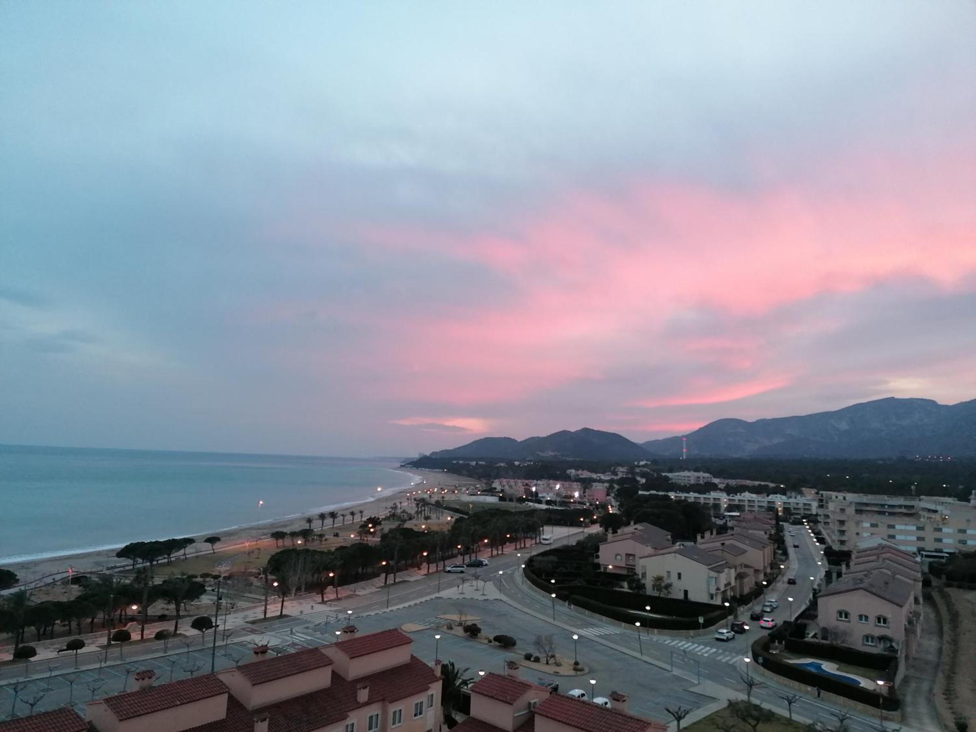 Apartamento Con Terraza, Vistas Playa Y Montana Оспиталет-дель-Инфанте Экстерьер фото