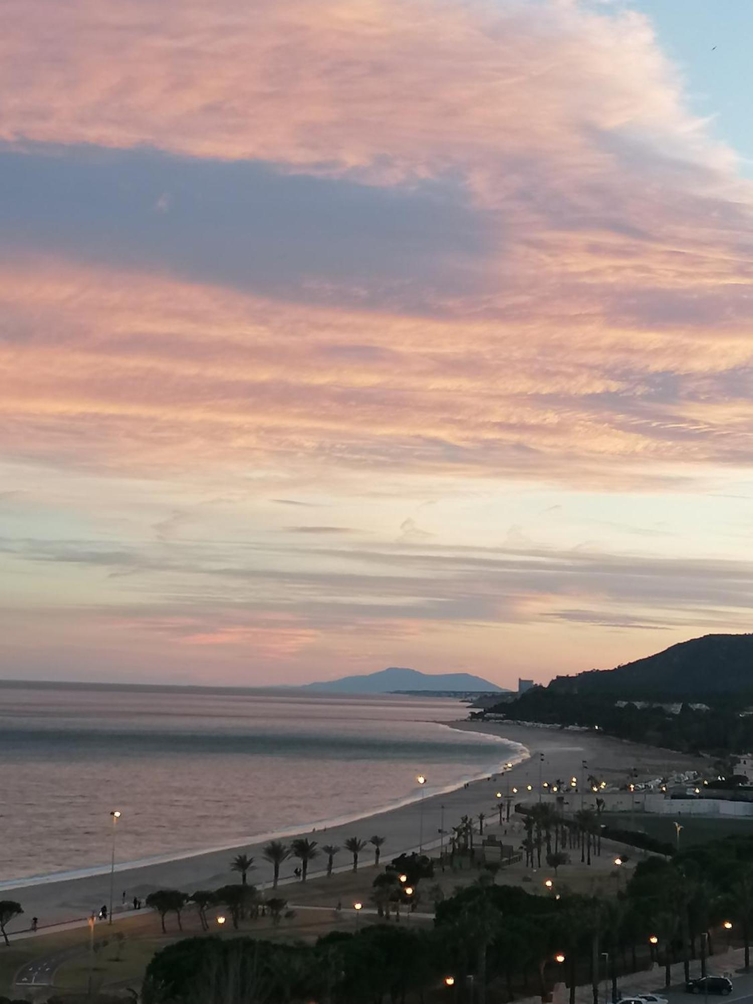 Apartamento Con Terraza, Vistas Playa Y Montana Оспиталет-дель-Инфанте Экстерьер фото