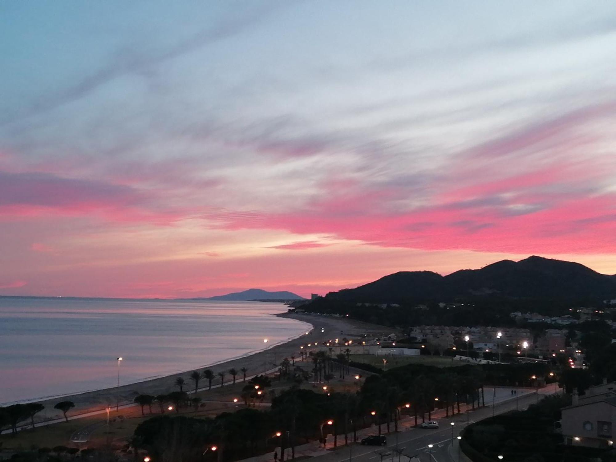 Apartamento Con Terraza, Vistas Playa Y Montana Оспиталет-дель-Инфанте Экстерьер фото