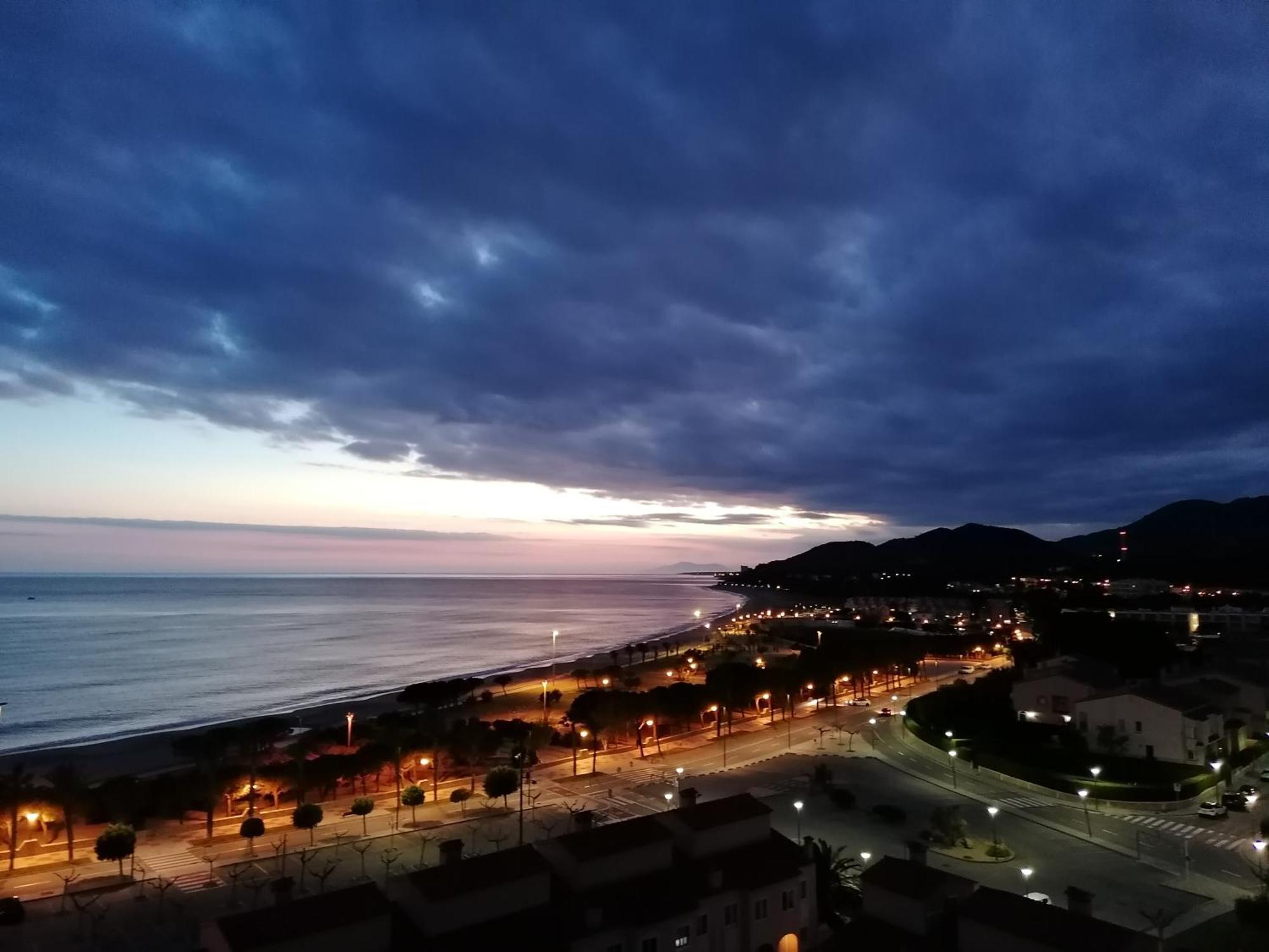 Apartamento Con Terraza, Vistas Playa Y Montana Оспиталет-дель-Инфанте Экстерьер фото