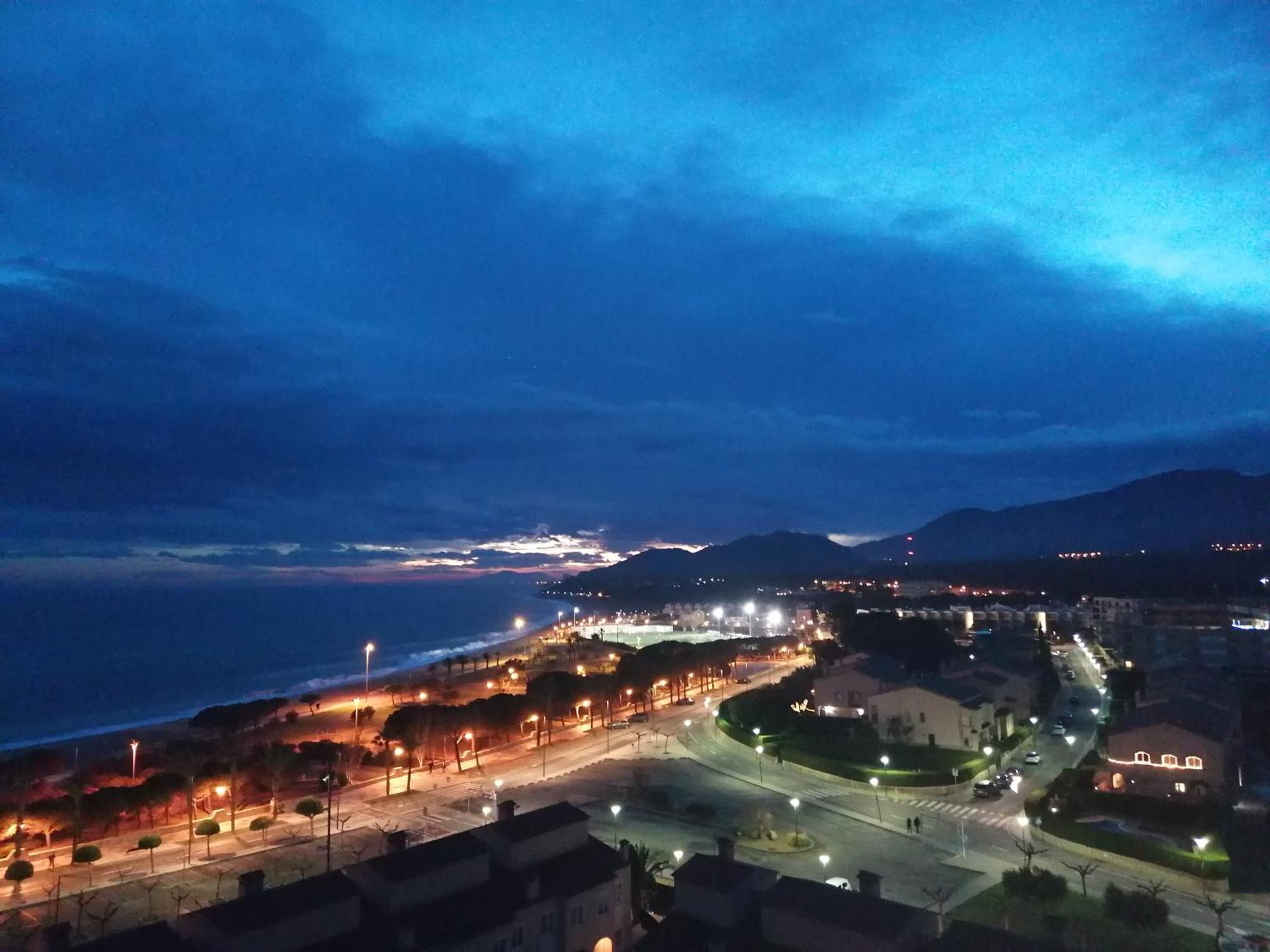 Apartamento Con Terraza, Vistas Playa Y Montana Оспиталет-дель-Инфанте Экстерьер фото