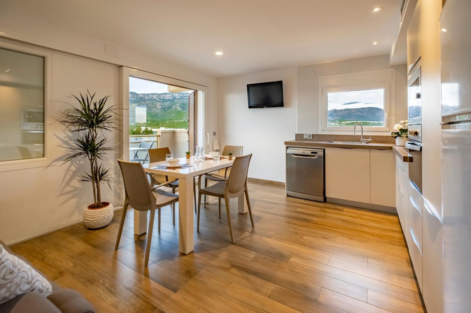 Apartamento Con Terraza, Vistas Playa Y Montana Оспиталет-дель-Инфанте Экстерьер фото